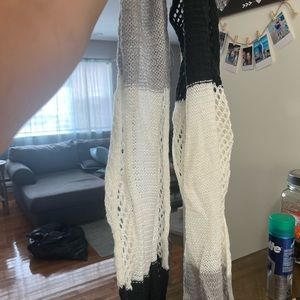 Nicole Marciano scarf, like new